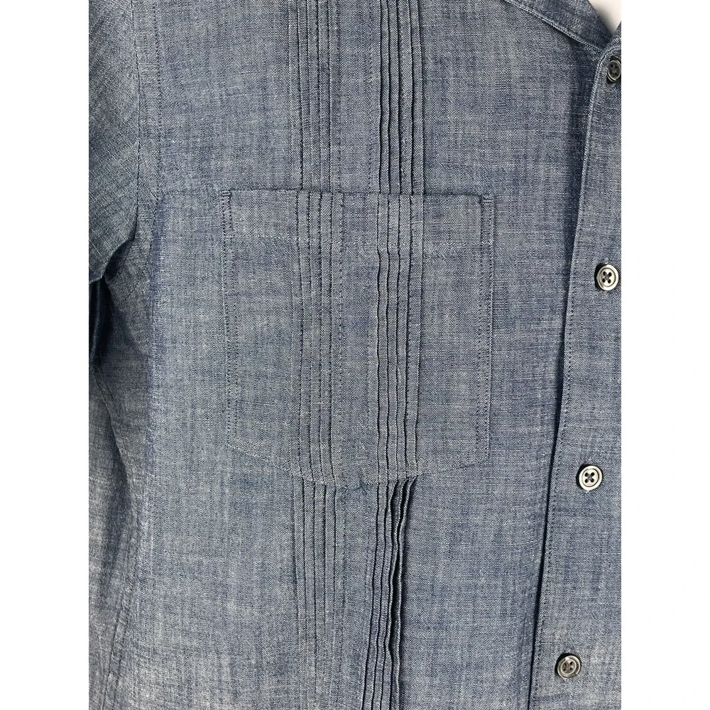 Banana Republic Pintuck Shirt Men's Medium Chambray Blue Guayabera Short Sleeves